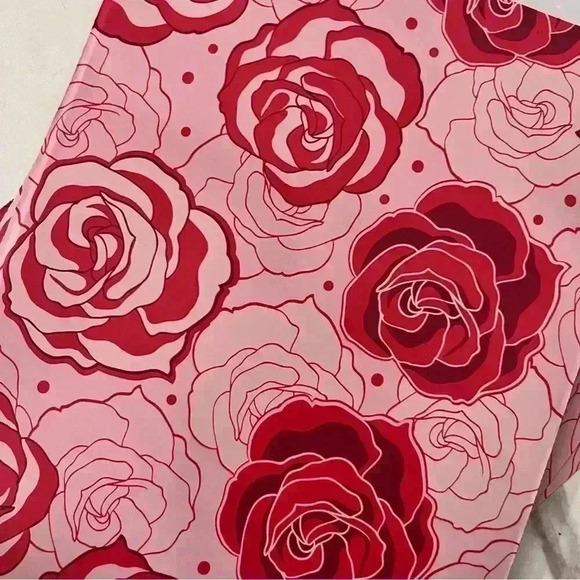 10 6x9 self adhesive poly mailers red and pink florals throughout - Picture 2 of 4
